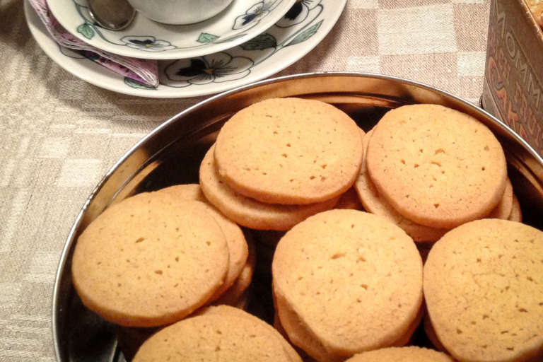 Bondkakor frasiga med kola aktig smak
