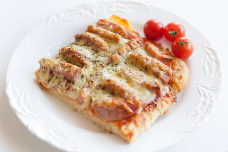 hemmagjord pizza i långpanna enkel och god