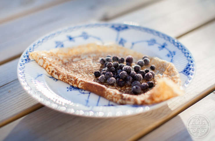 Pannkakor med vaniljsmak – Snabbt och enkelt recept Recept på Pannkakor med vaniljsmak stekta i smör