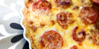 Köttfärspaj med Philadelphiaost KJöttfärspaj med Philadelphiaost och vitlök