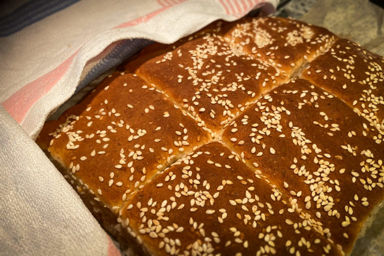 Sesambröd i långpanna